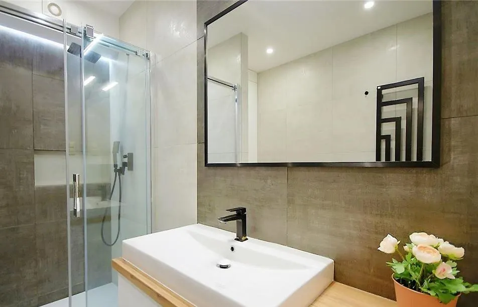 Adrian Apartament Bucharest